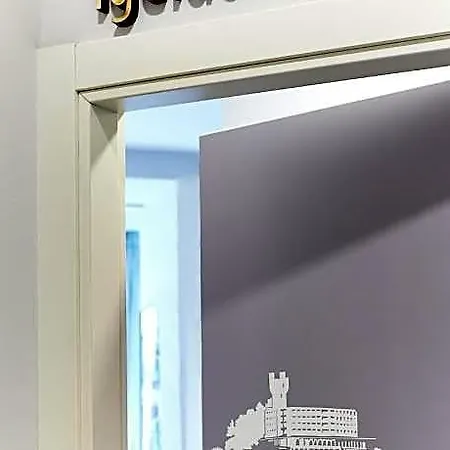 Otel Penaflorida 2*